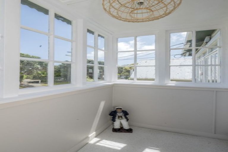 Photo of property in 10 Manly Street, Paraparaumu Beach, Paraparaumu, 5032