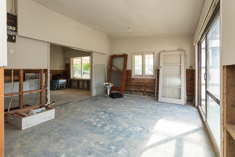 Photo of property in 15 Keppel Street, Porangahau, 4291