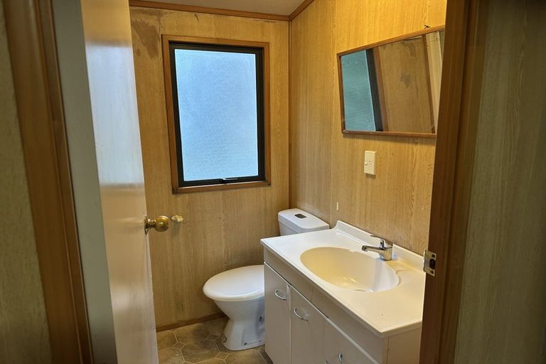 Photo of property in 190a Lake Road, Northcote, Auckland, 0627