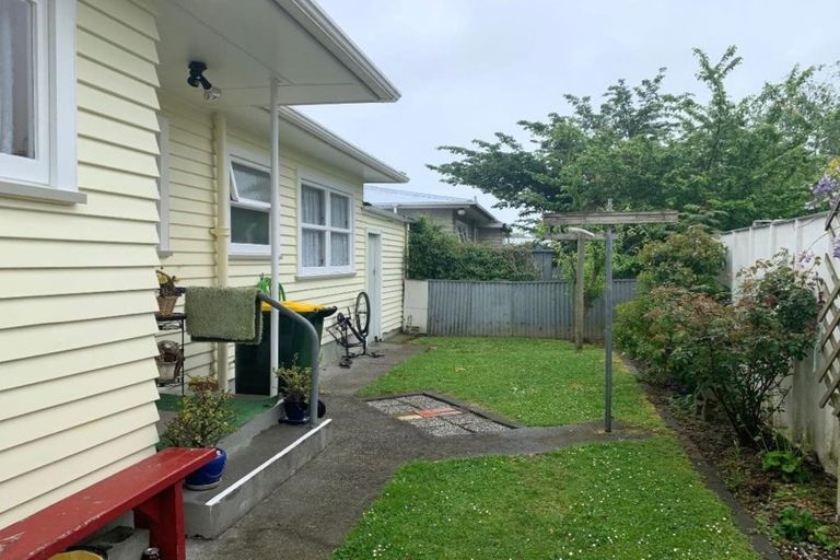 Photo of property in 8 Eton Place, Levin, 5510