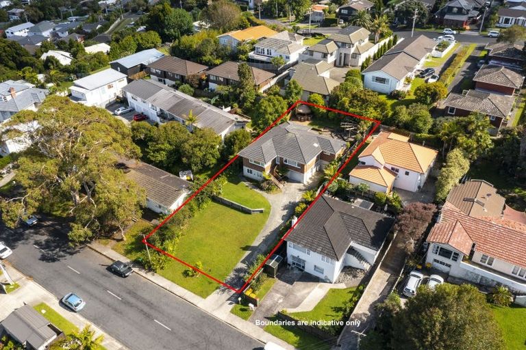 Photo of property in 9 Selwyn Crescent, Forrest Hill, Auckland, 0620