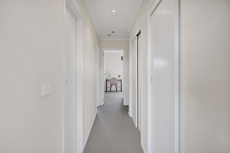 Photo of property in The Strand, 4/16 Ronald Street, Strandon, New Plymouth, 4312