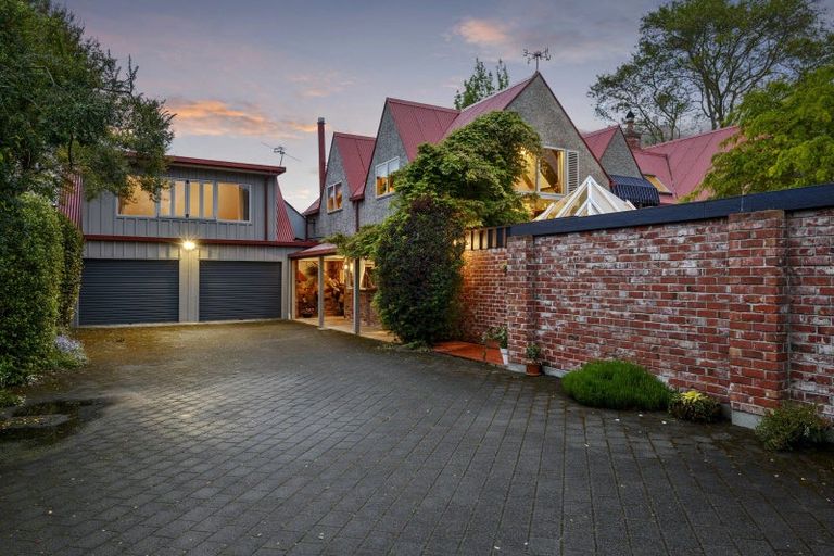 Photo of property in 15a Clyde Road, Upper Riccarton, Christchurch, 8041