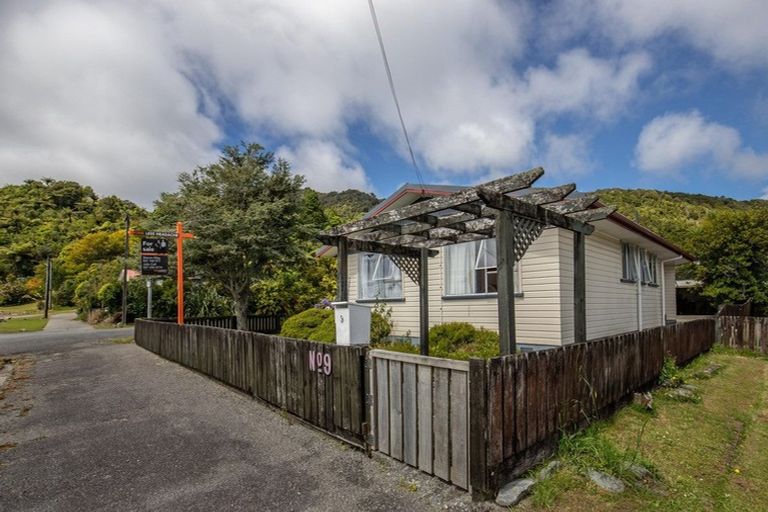 Photo of property in 9 Sturge Street, Cobden, Greymouth, 7802