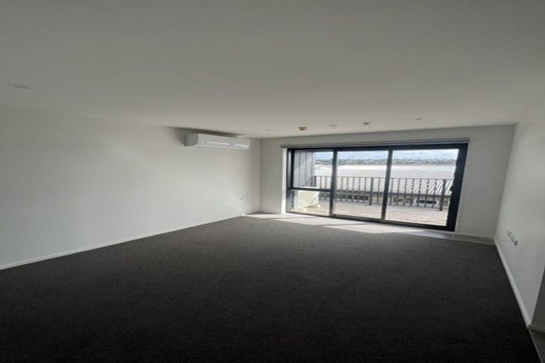 Photo of property in 203/28c Eileen Newey Place, Henderson, Auckland, 0612