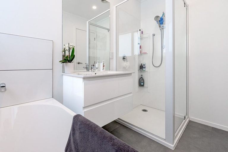 Photo of property in 117b Ngatai Road, Otumoetai, Tauranga, 3110