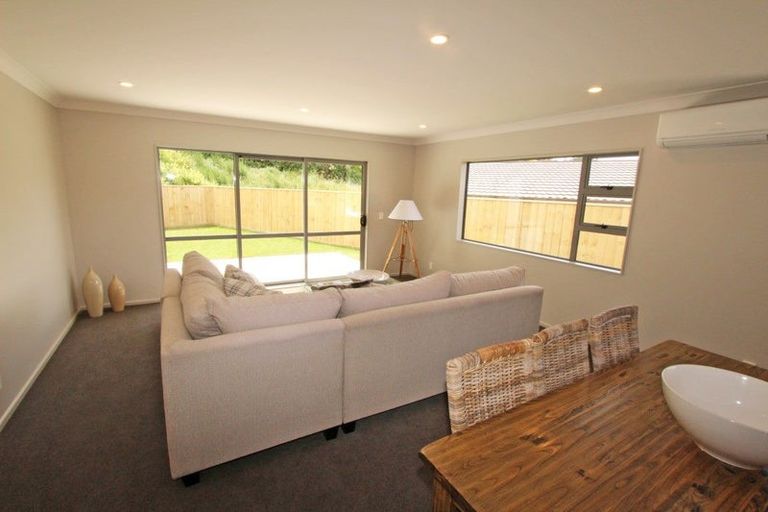 Photo of property in 16 Spritsail Place, Whitby, Porirua, 5024