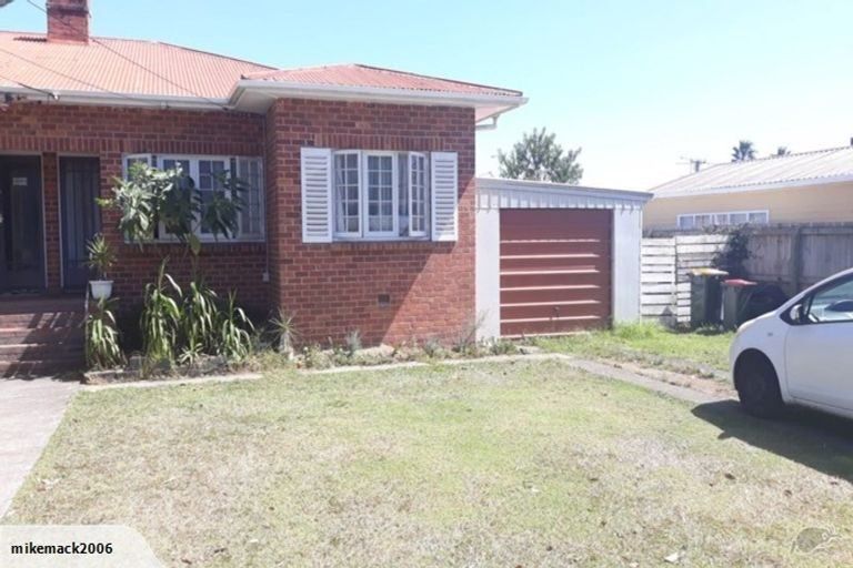 Photo of property in 1 May Road, Mangere East, Auckland, 2024