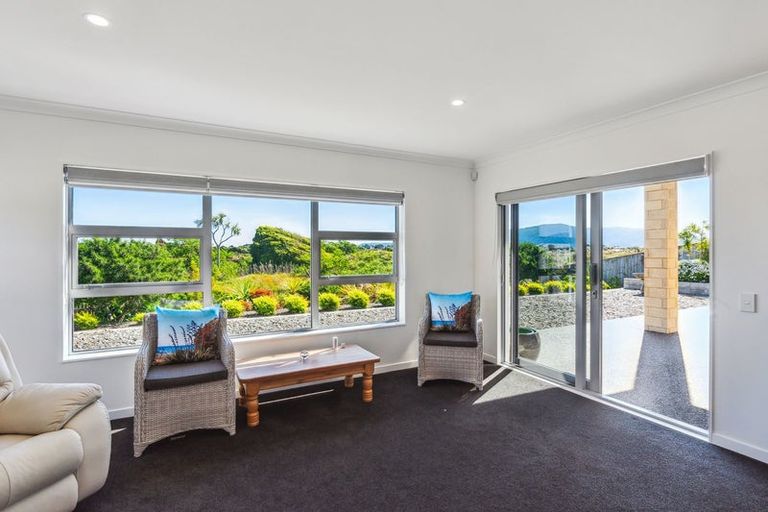 Photo of property in 15 Taranui Way, Paraparaumu Beach, Paraparaumu, 5032