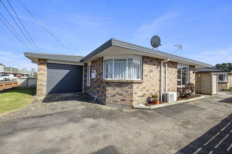 Photo of property in 1/17 Clemow Road, Fitzroy, New Plymouth, 4312