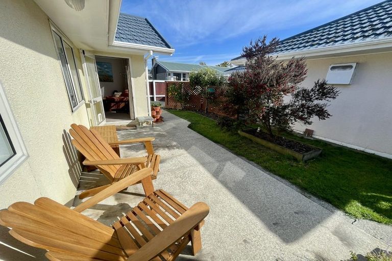 Photo of property in 2/26 Whites Line West, Woburn, Lower Hutt, 5010