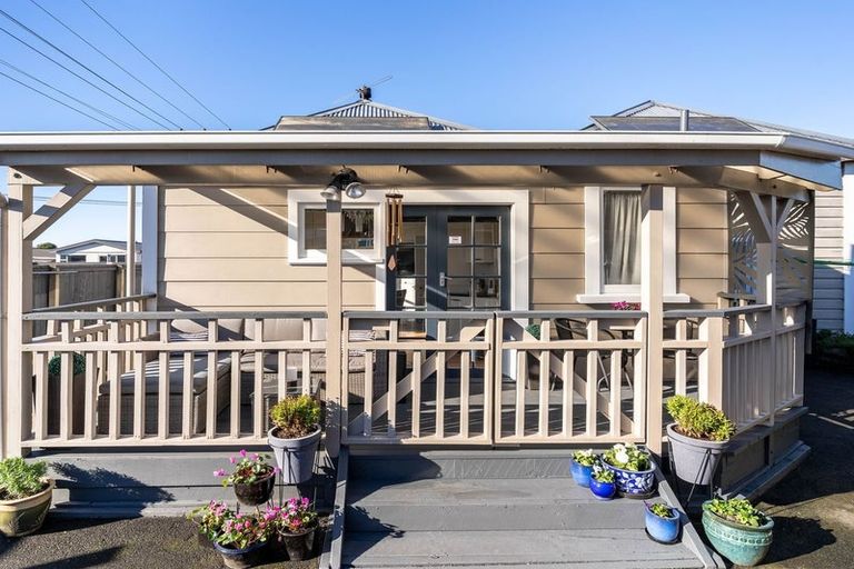 Photo of property in 196 Oxford Street, South Dunedin, Dunedin, 9012