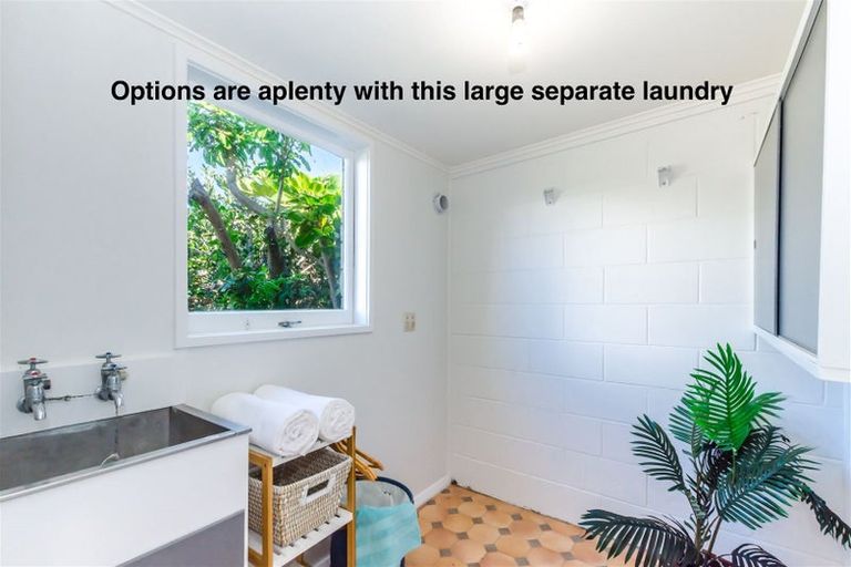 Photo of property in 72a Seaview Road, Paraparaumu Beach, Paraparaumu, 5032