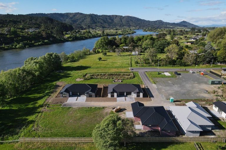 Photo of property in 10 Houpara Place, Papamoa, 3118