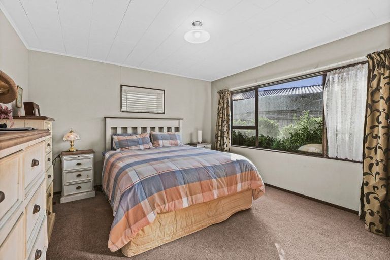 Photo of property in 8a Clarence Cox Crescent, Pirimai, Napier, 4112