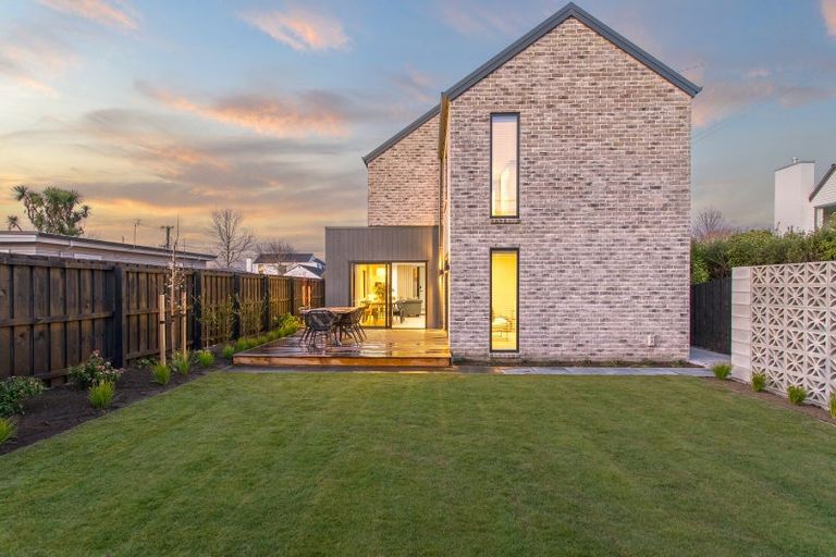 Photo of property in 127 Hamilton Avenue, Ilam, Christchurch, 8041