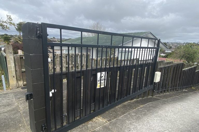 Photo of property in 43 Redwood Drive, Massey, Auckland, 0614