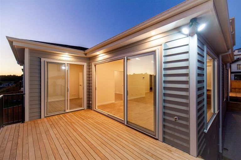 Photo of property in 175 Godfrey Drive, Orewa, 0931