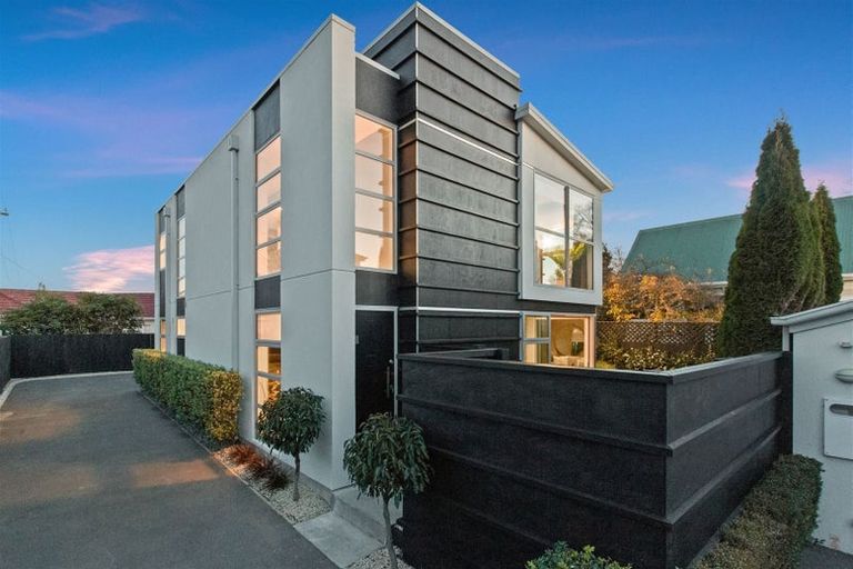 Photo of property in 128a Holly Road, St Albans, Christchurch, 8014