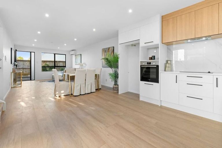 Photo of property in 8f Claridge Street, Glen Eden, Auckland, 0602