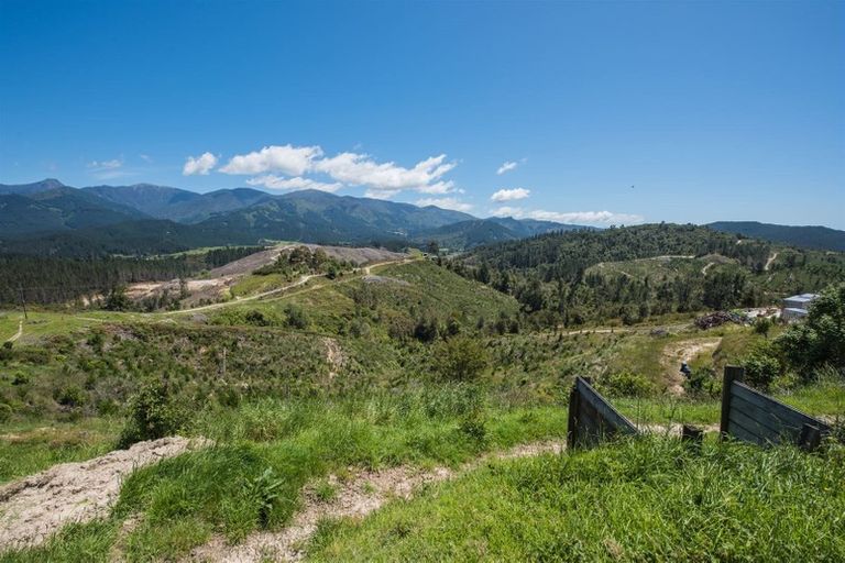 Photo of property in 740 Waiwhero Road, Ngatimoti, Motueka, 7196