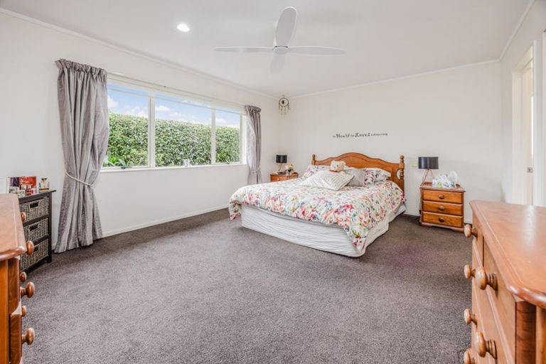 Photo of property in 28 Moss Crescent, Takanini, 2112