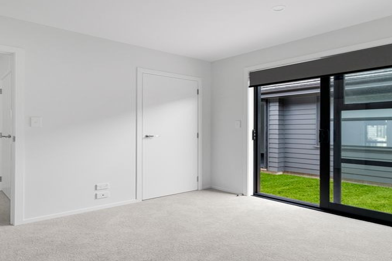 Photo of property in 2/78 Sandwich Road, Saint Andrews, Hamilton, 3200