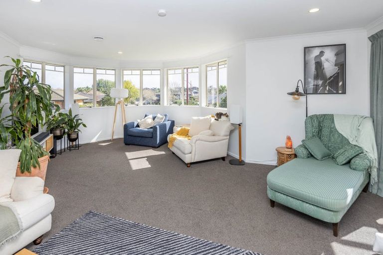 Photo of property in 12 Flora Way, Rototuna, Hamilton, 3210