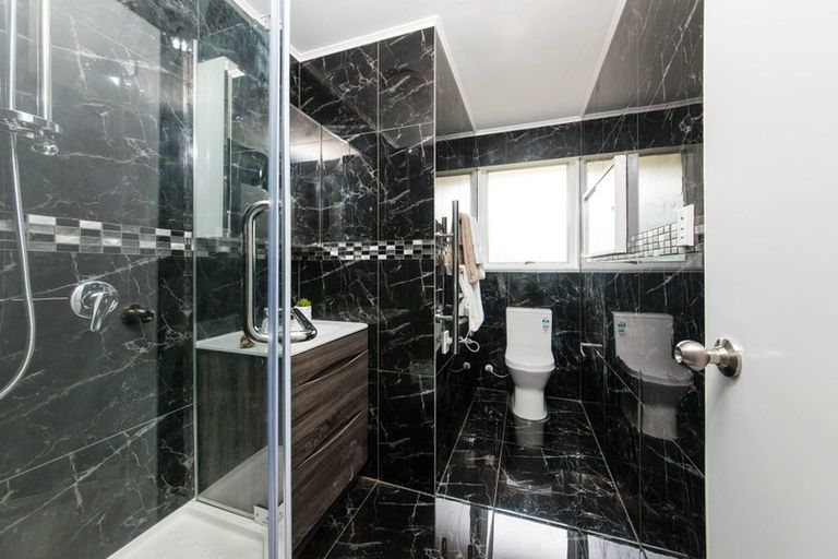 Photo of property in 1/1 Pine Street, New Lynn, Auckland, 0600