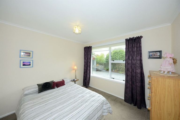 Photo of property in 33 Tintern Avenue, Avonhead, Christchurch, 8042