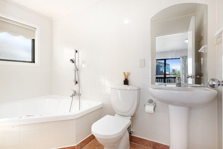 Photo of property in 6 Tamahine Street, Maupuia, Wellington, 6022