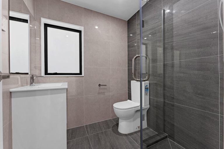 Photo of property in 12a Mcleod Road, Weymouth, Auckland, 2103