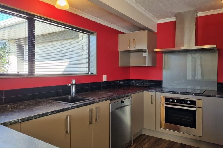 Photo of property in 113 Tukapa Street, Westown, New Plymouth, 4310