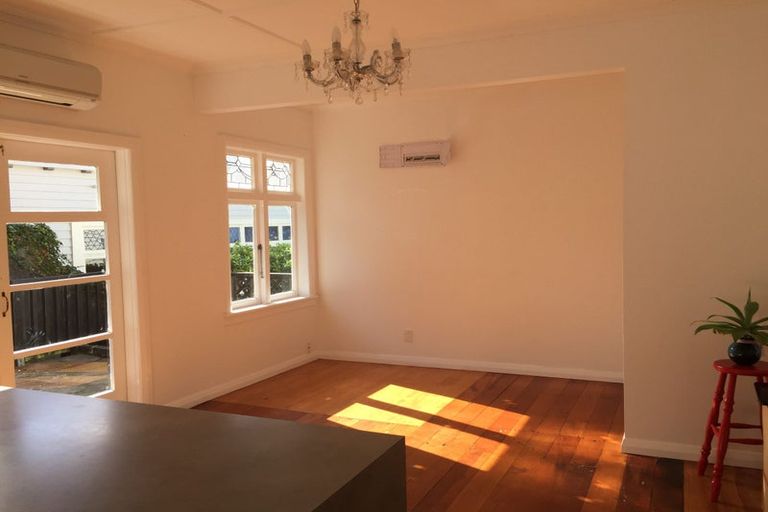 Photo of property in 14 Imperial Terrace, Melrose, Wellington, 6022