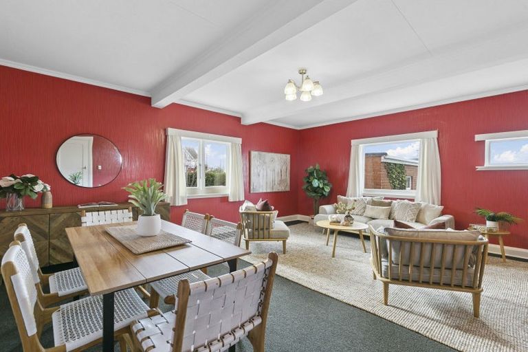 Photo of property in 230 Queens Drive, Lyall Bay, Wellington, 6022