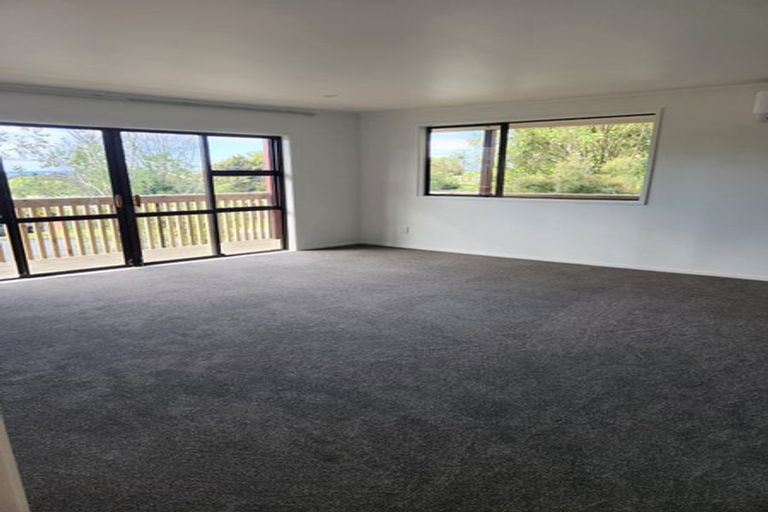 Photo of property in 84a/2 Avonleigh Road, Green Bay, Auckland, 0604