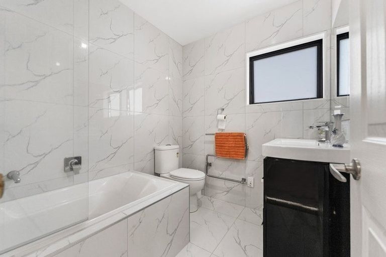 Photo of property in 8b Lansdown Avenue, Papatoetoe, Auckland, 2025
