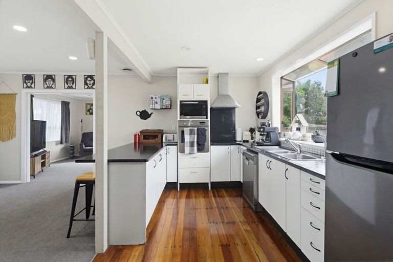 Photo of property in 41 Percival Road, Paraparaumu Beach, Paraparaumu, 5032