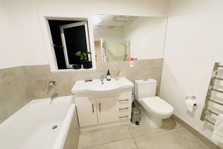 Photo of property in 101 Stanley Road, Glenfield, Auckland, 0629