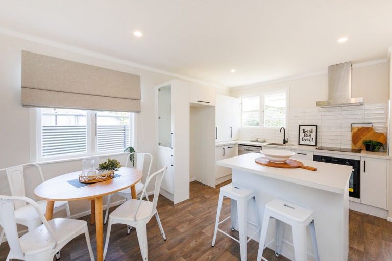 Photo of property in 11 Benmore Avenue, Cloverlea, Palmerston North, 4412