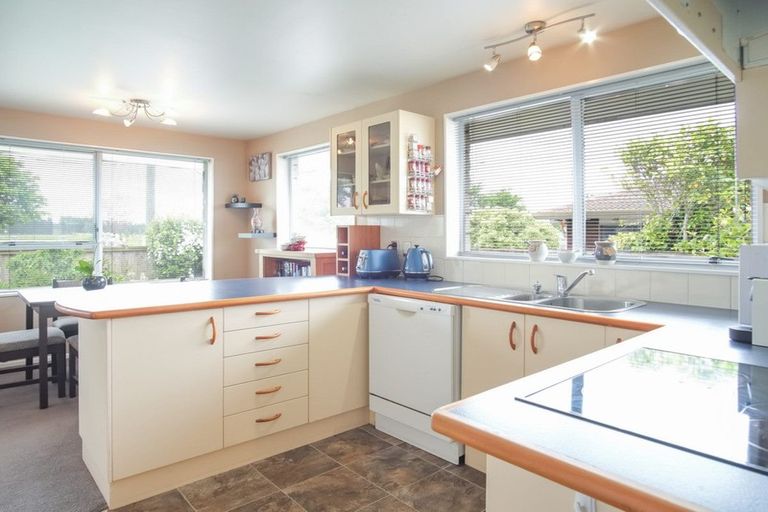 Photo of property in 27 Johns Road, Belfast, Christchurch, 8051