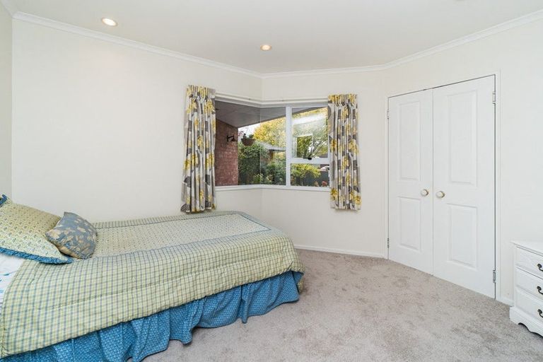 Photo of property in 98 John F Kennedy Drive, Milson, Palmerston North, 4414