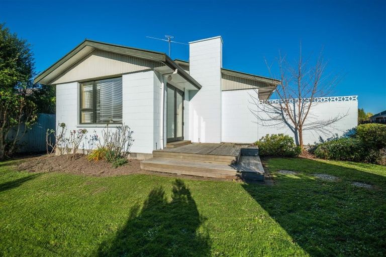 Photo of property in 19 Elwyn Place, Avonhead, Christchurch, 8042