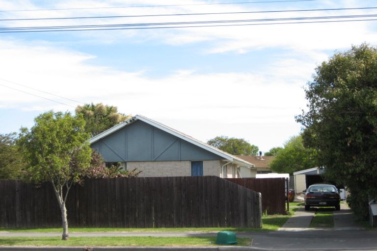 Photo of property in 422 Mairehau Road, Parklands, Christchurch, 8083