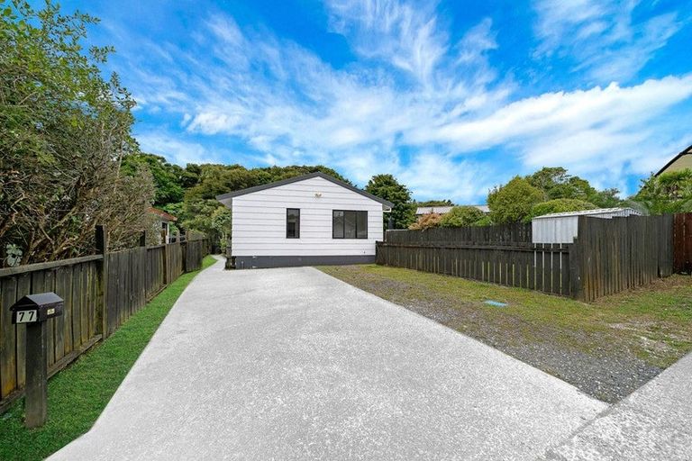 Photo of property in 77 Meadowvale Rise, Titirangi, Auckland, 0604
