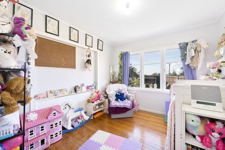 Photo of property in 23 Bedford Street, Te Atatu South, Auckland, 0610