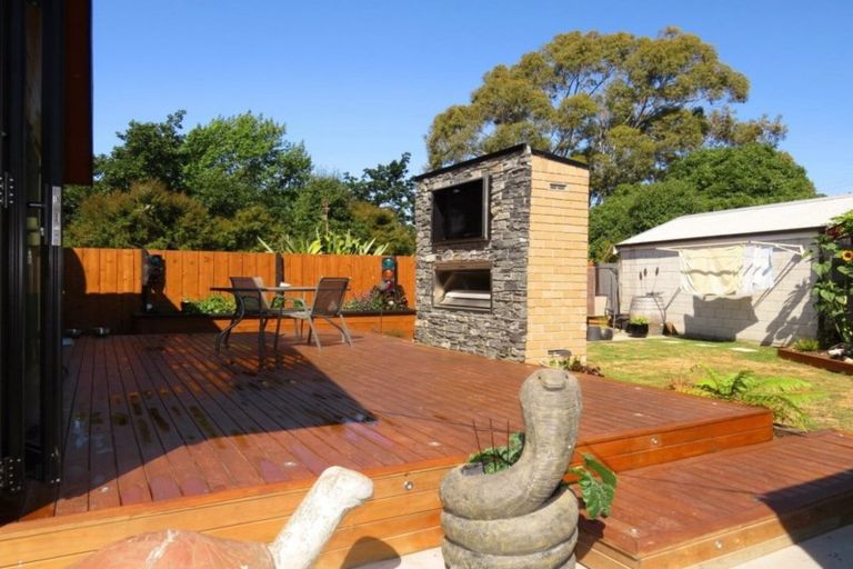 Photo of property in 2/241 Waterloo Road, Hornby, Christchurch, 8042