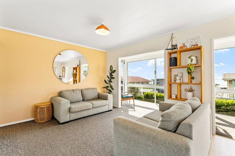 Photo of property in 10 Hinemoa Place, Snells Beach, 0920