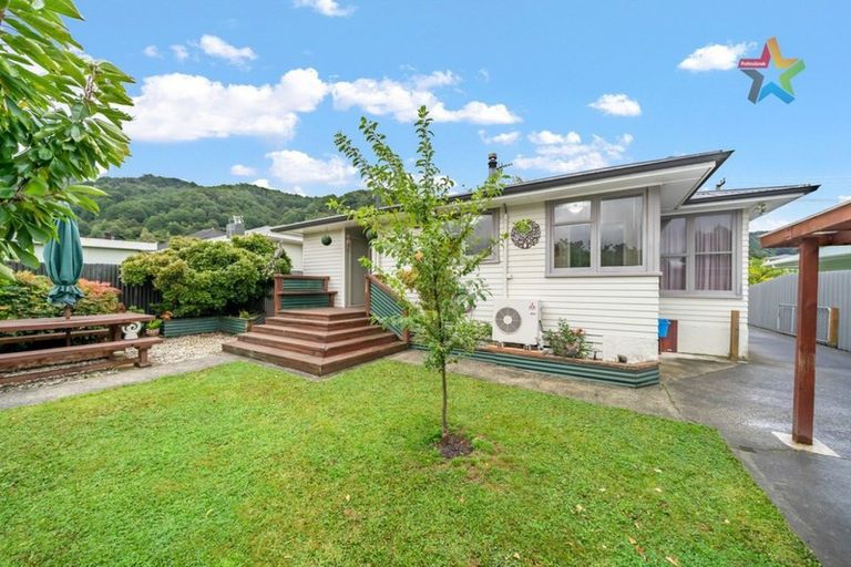 Photo of property in 5 Kowhai Street, Wainuiomata, Lower Hutt, 5014