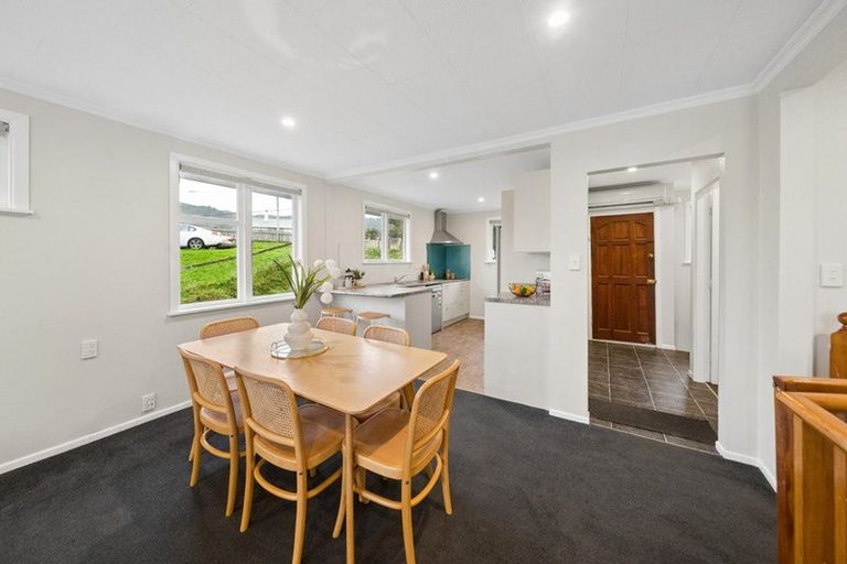 Photo of property in 31 August Street, Stokes Valley, Lower Hutt, 5019